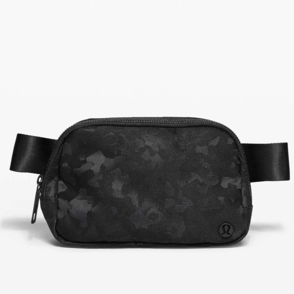 LULULEMON black camo belt bag